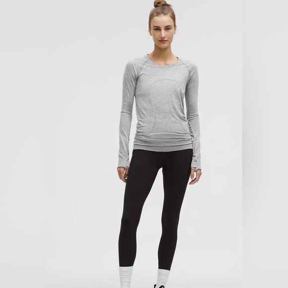 Luluemon Swiftly Tech Long-Sleeve Shirt 2.0
Hip Length Small slate/White - Picture 2 of 8